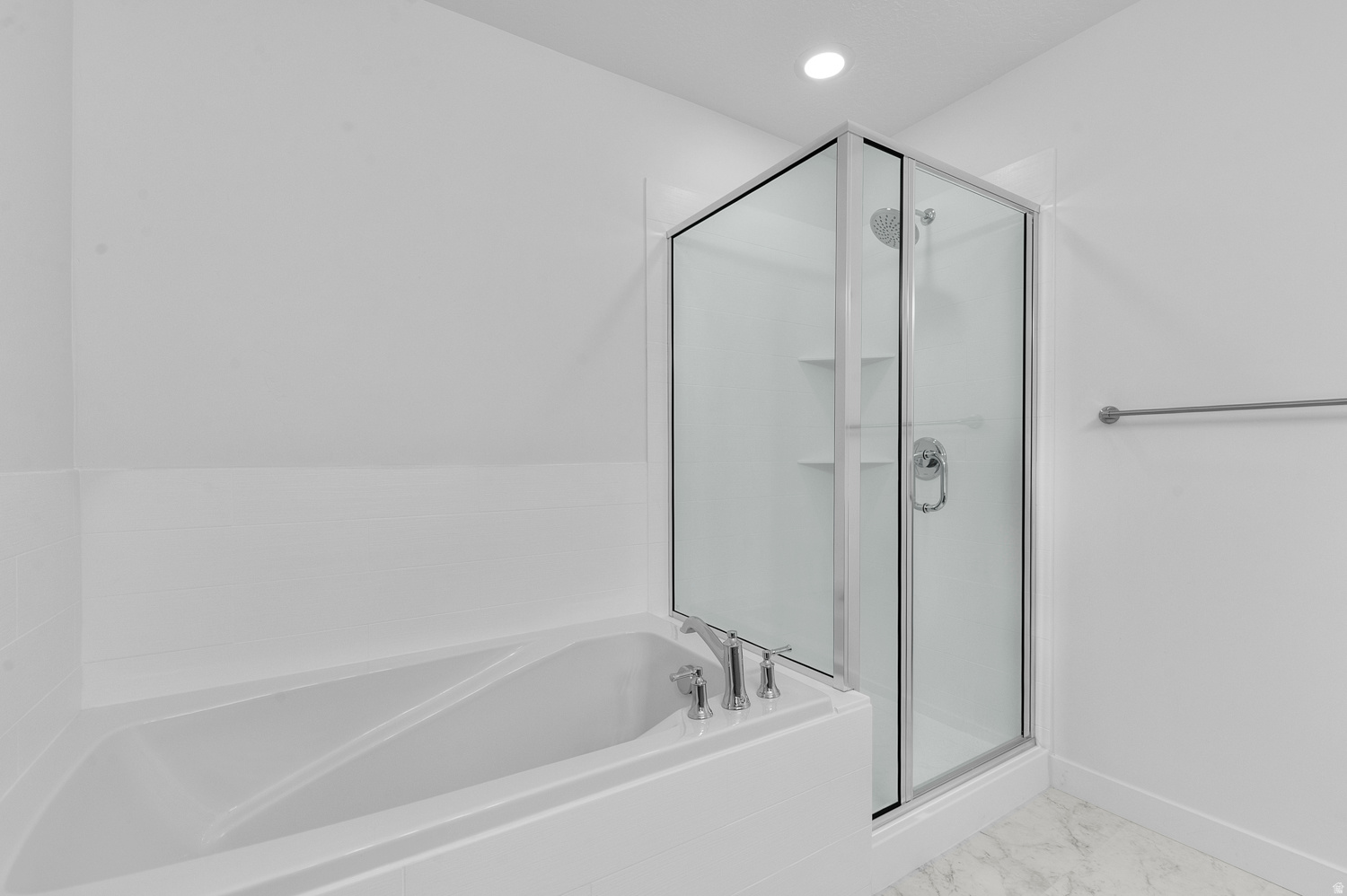 OVERLAND TOWNS V2 408 - Residential