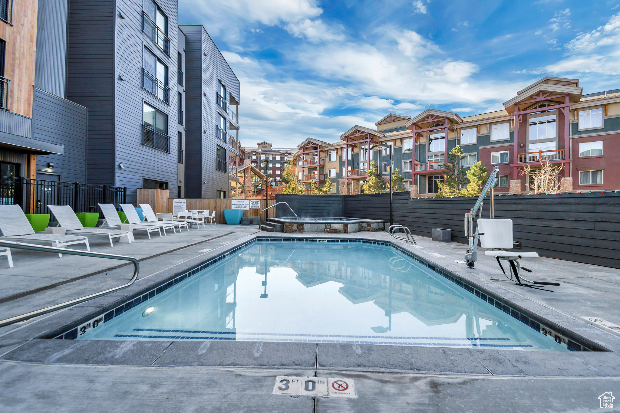 YOTEL - Residential