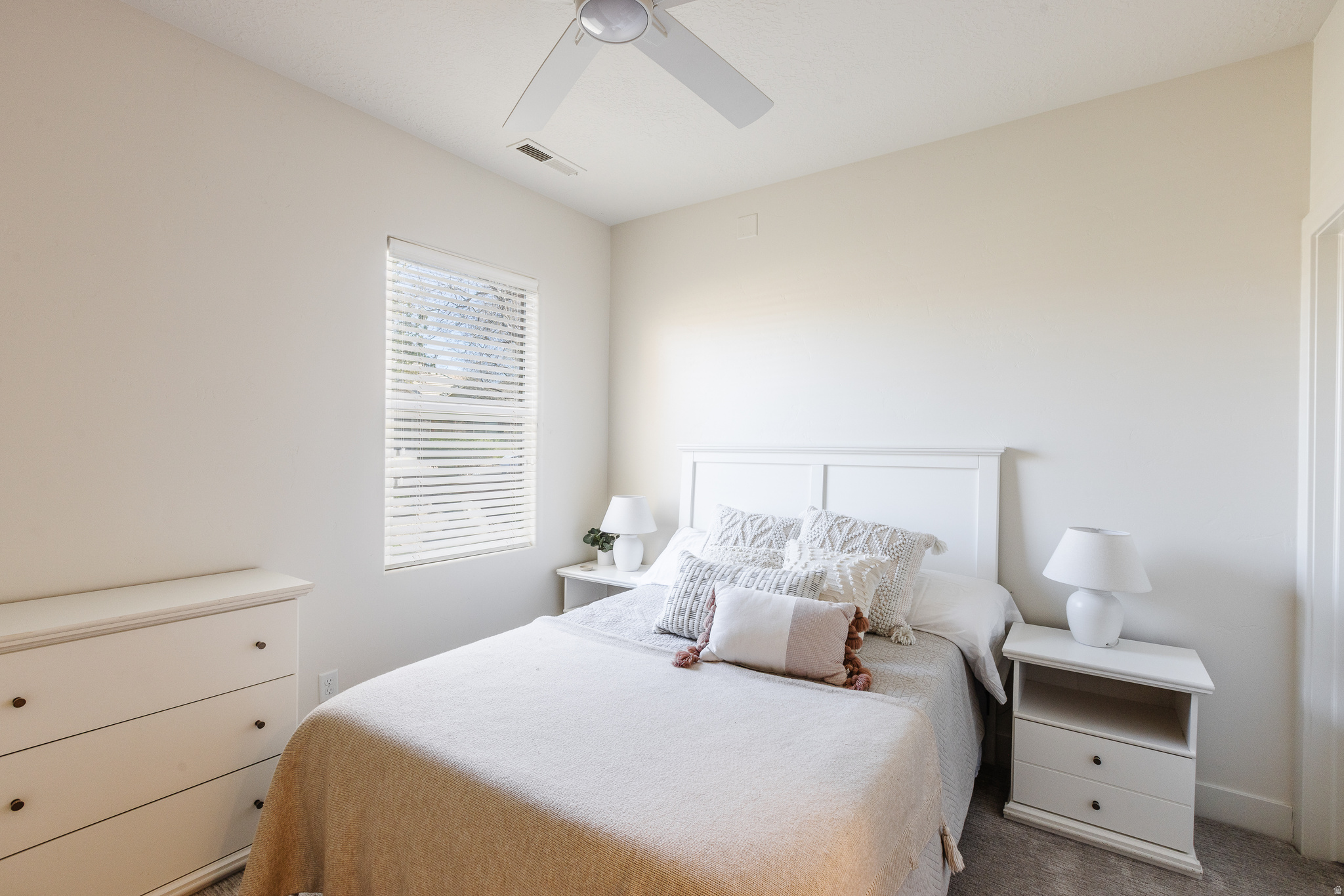 DESERT FIELDS - Residential