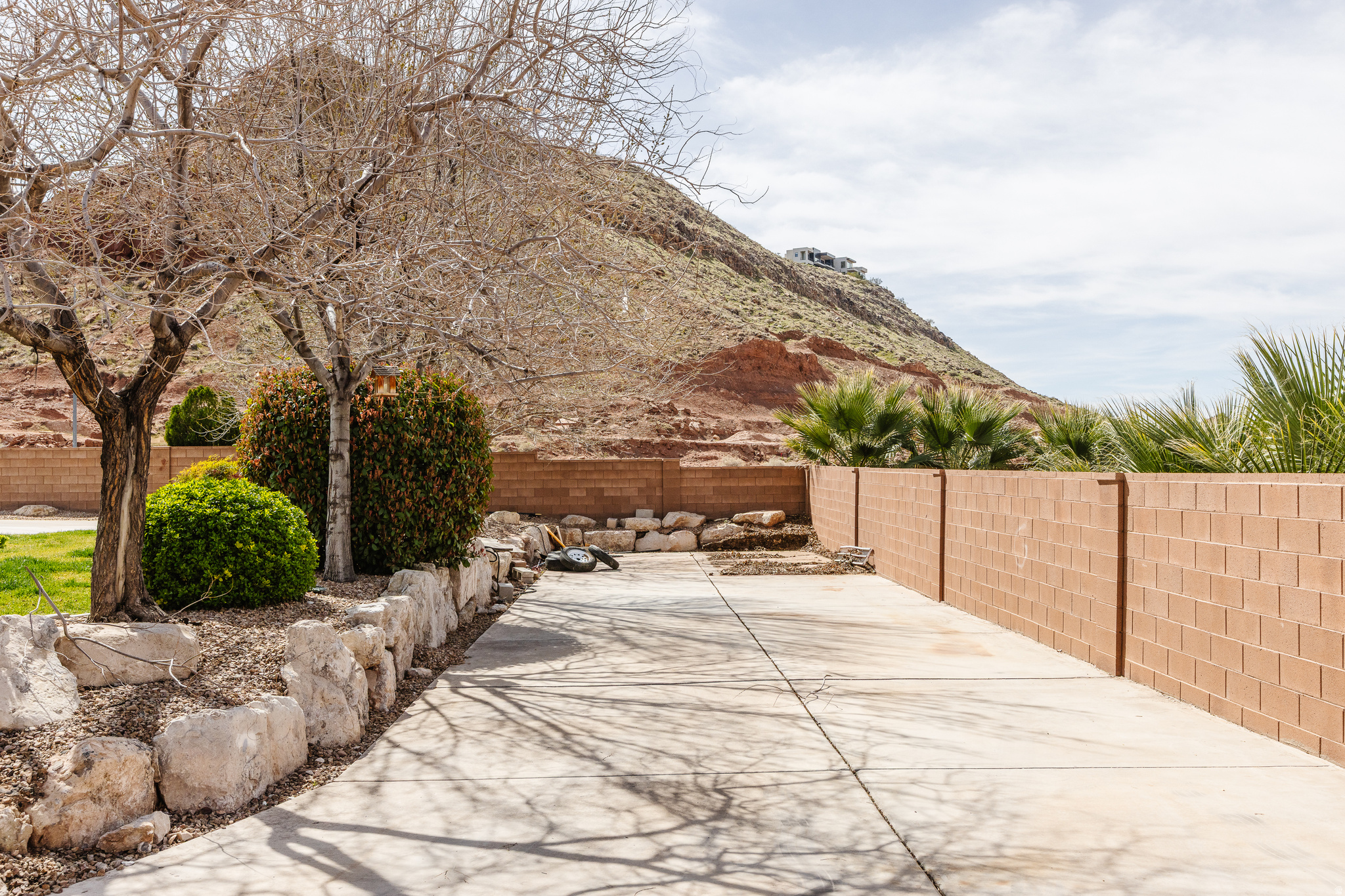 DESERT FIELDS - Residential