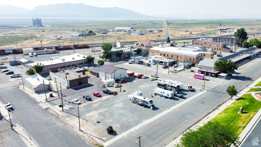 Discover the potential of Sherwood Trailer Park, featuring 8 fully rented trailer hookups generating steady income at $600/month each. But that's not all-there's room to grow with the ability to develop 8 additional hookups, significantly boosting your revenue potential! This is a fantastic chance to invest in a thriving property with established cash flow and expansion possibilities. 1/2 block prime commercial land that can be developed to your choosing. Property does not have to stay a trailer park.