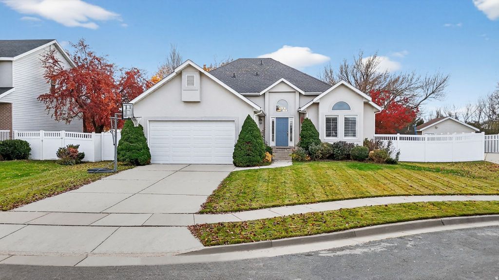 Photo for 58 E 700 S, Kaysville, UT 84037 (MLS # 2123509)