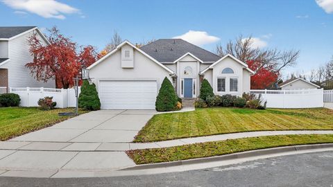 Photo of 58 E 700 S, Kaysville, UT 84037 (MLS # 2123509)