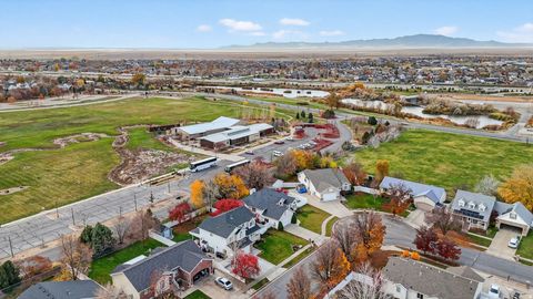 Tiny photo for 58 E 700 S, Kaysville, UT 84037 (MLS # 2123509)