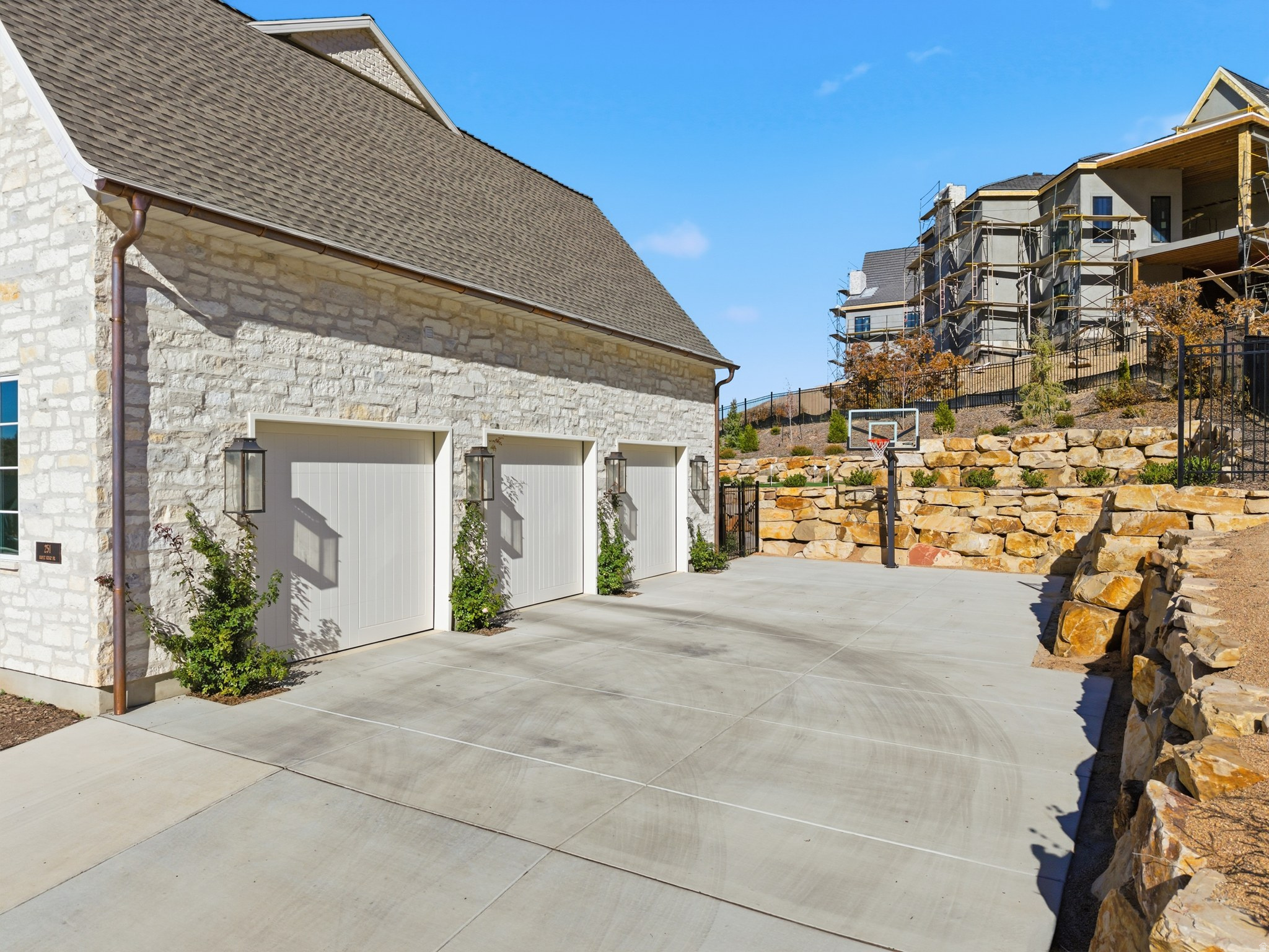 HIDDEN HOLLOW COVE - Residential