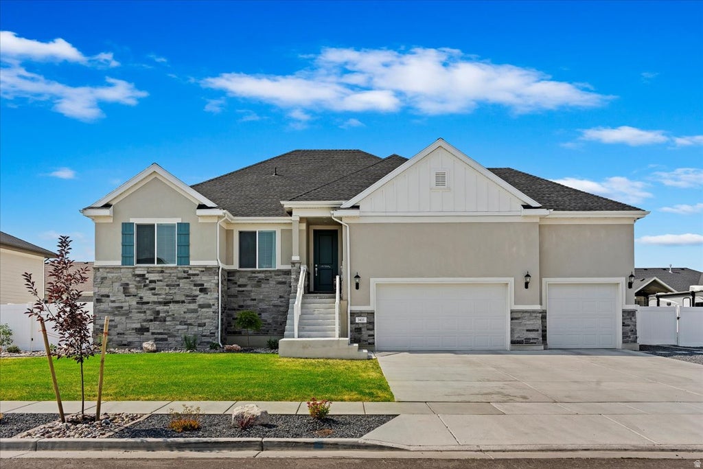Photo of 3411 W BLUE CRANE DR, Clinton, UT 84015 (MLS # 2179570)