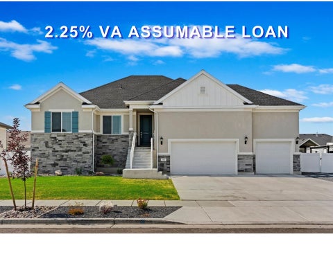 Photo of 3411 W BLUE CRANE DR, Clinton, UT 84015 (MLS # 2179570)