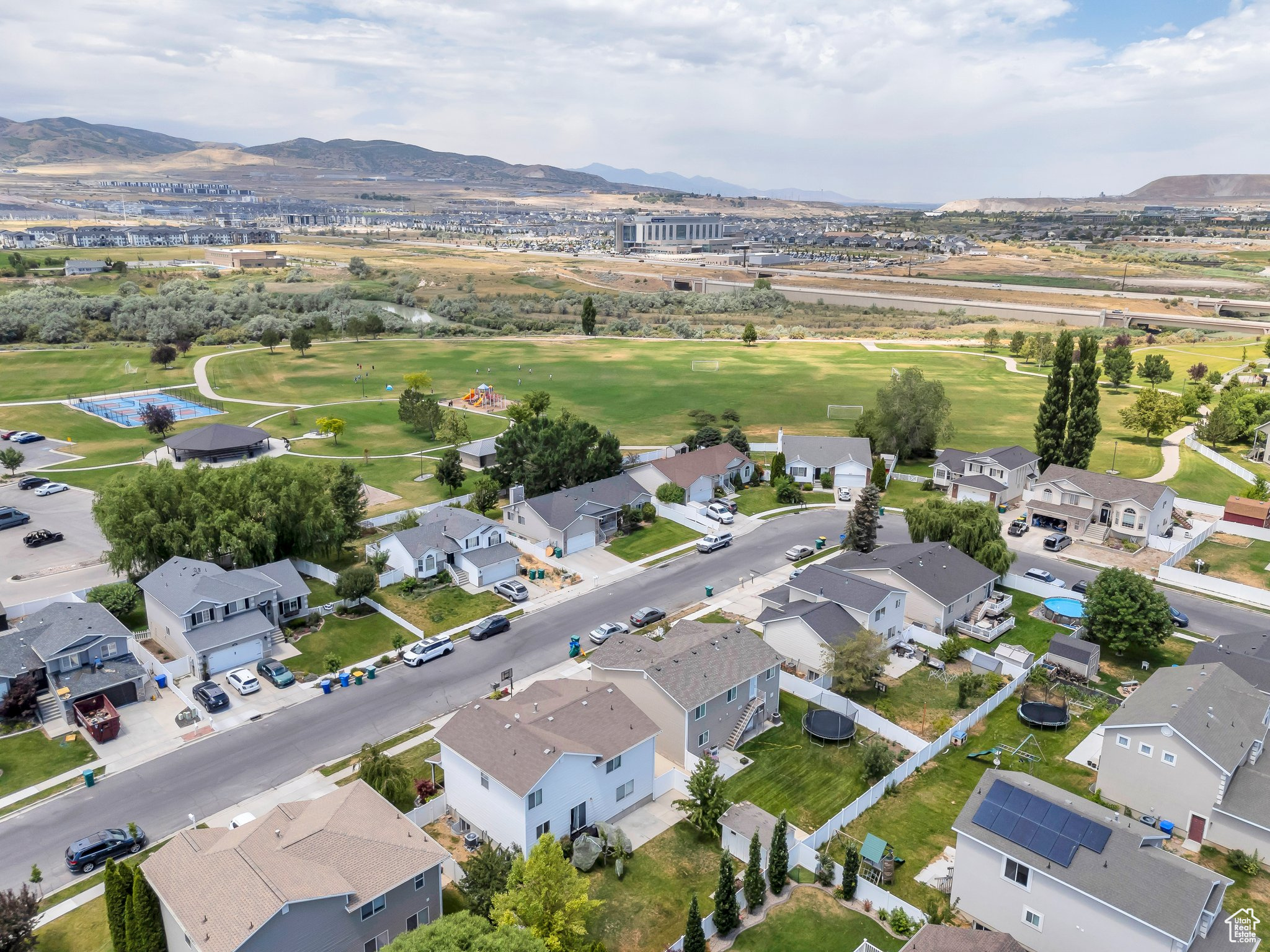 PARKSIDE ESTATES - Residential