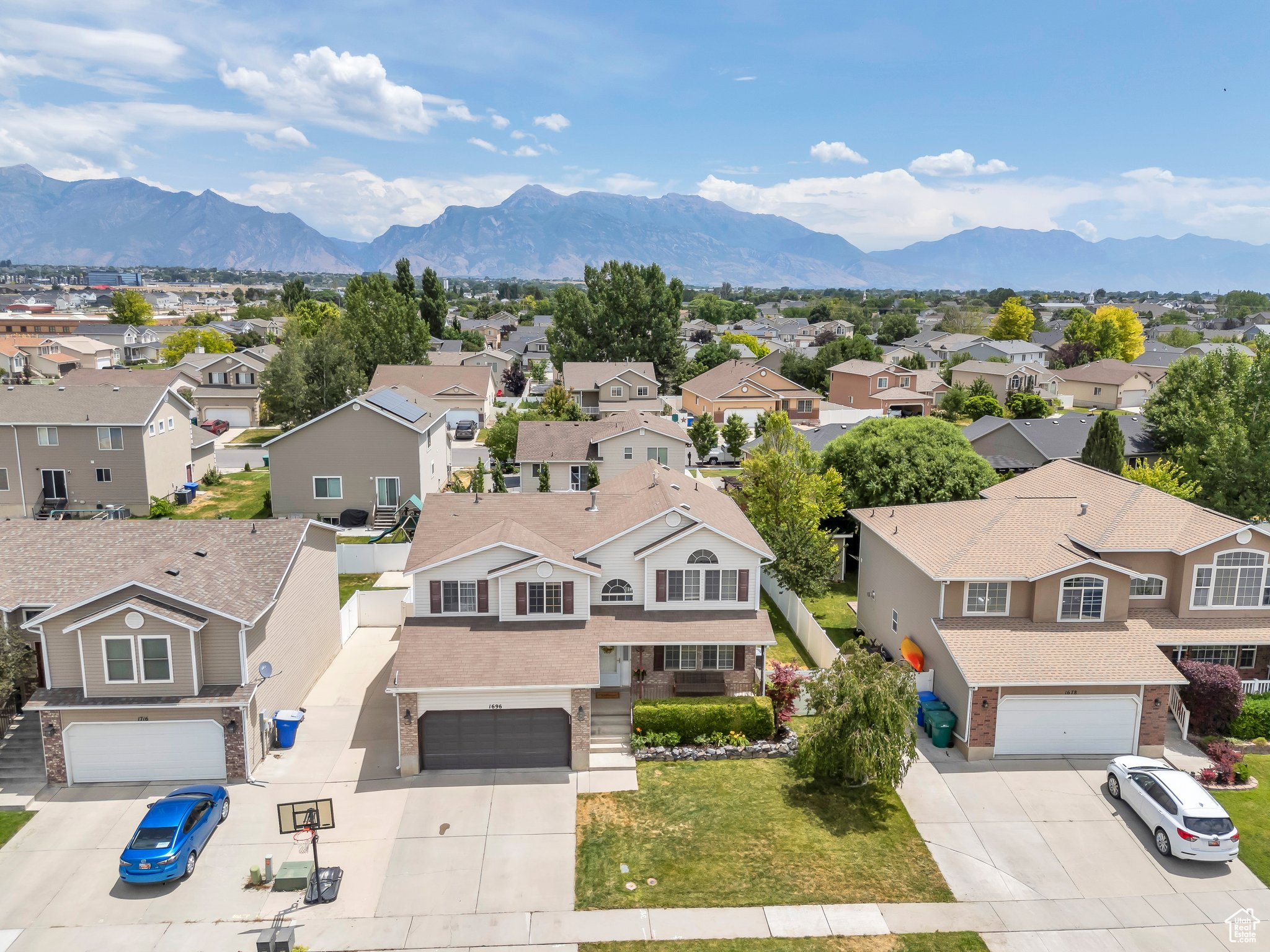 PARKSIDE ESTATES - Residential