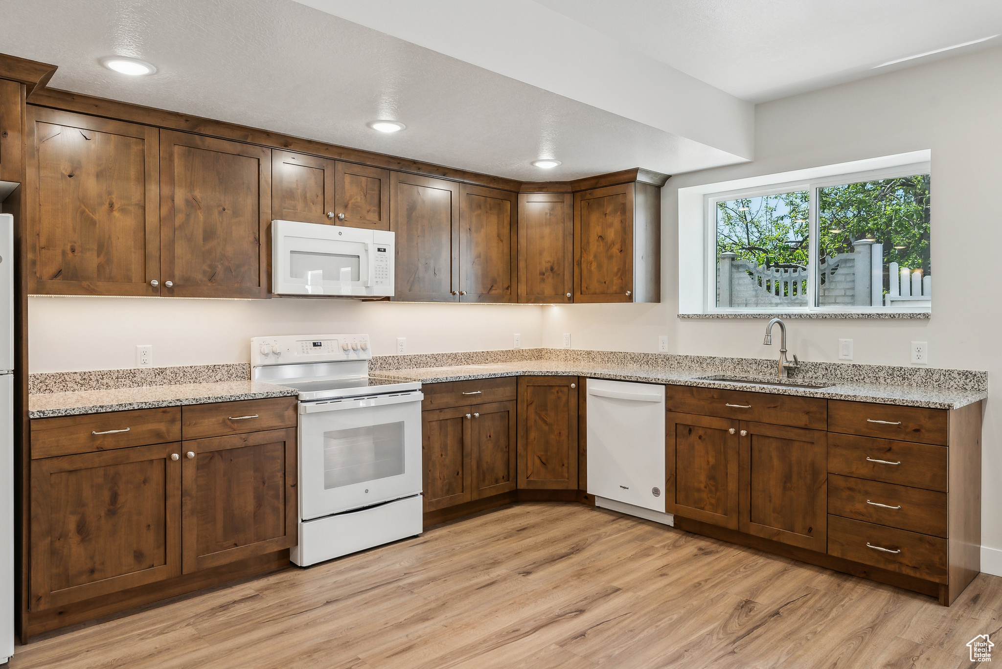 735 E 850, Centerville, Utah image 30