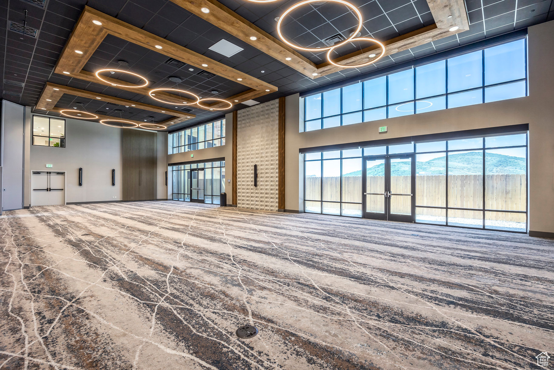 BLACK ROCK LUXURY CO - Residential