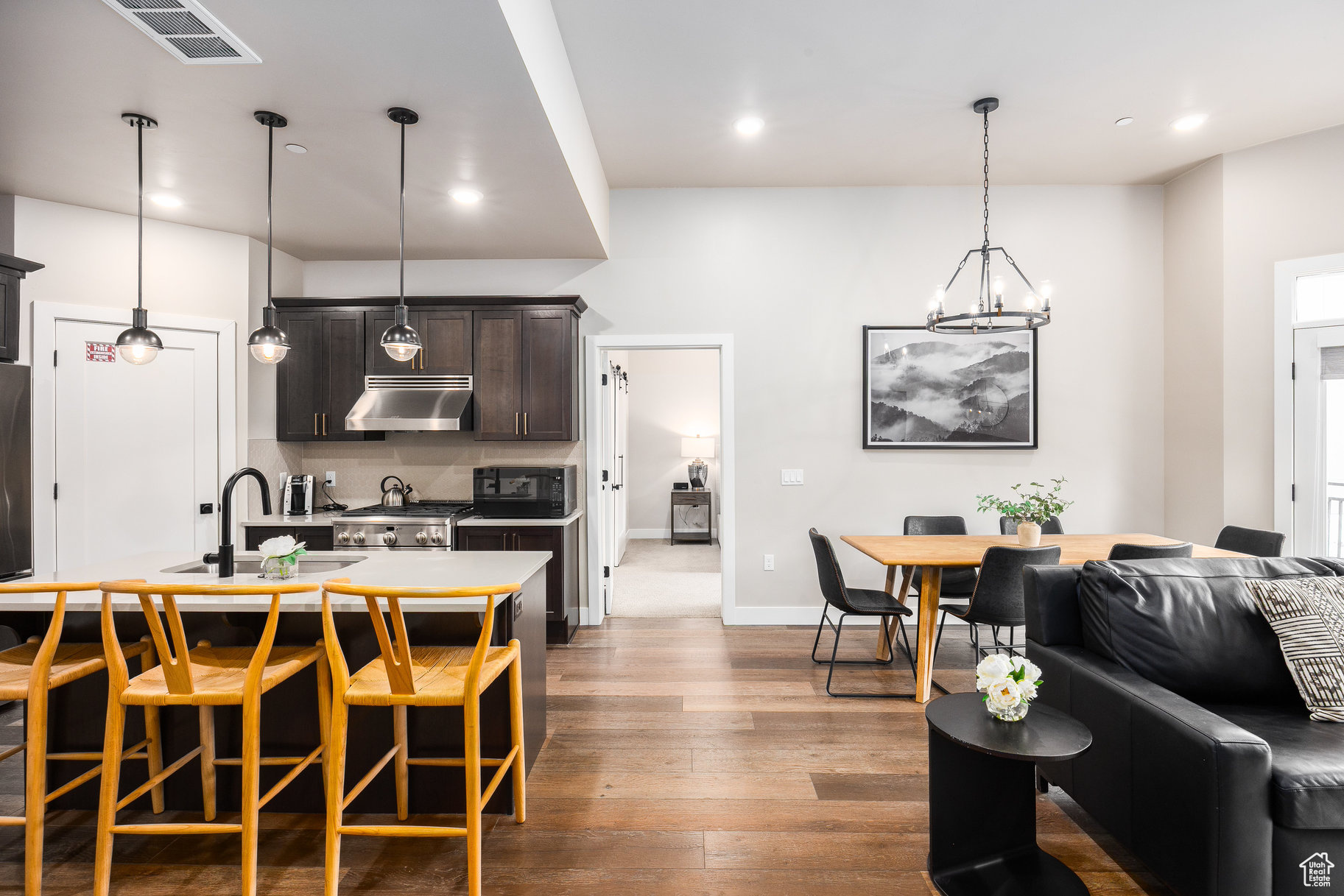 BLACK ROCK LUXURY CO - Residential