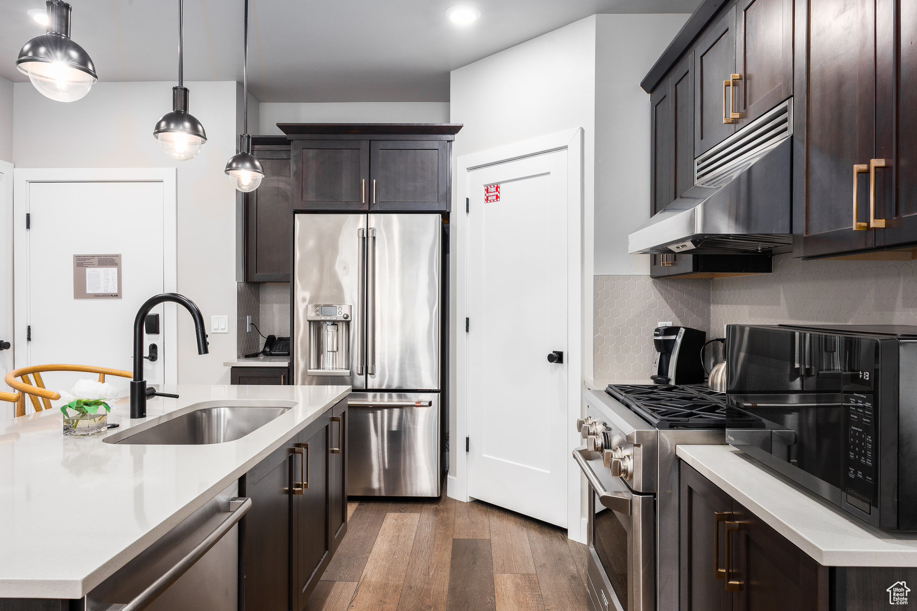 BLACK ROCK LUXURY CO - Residential