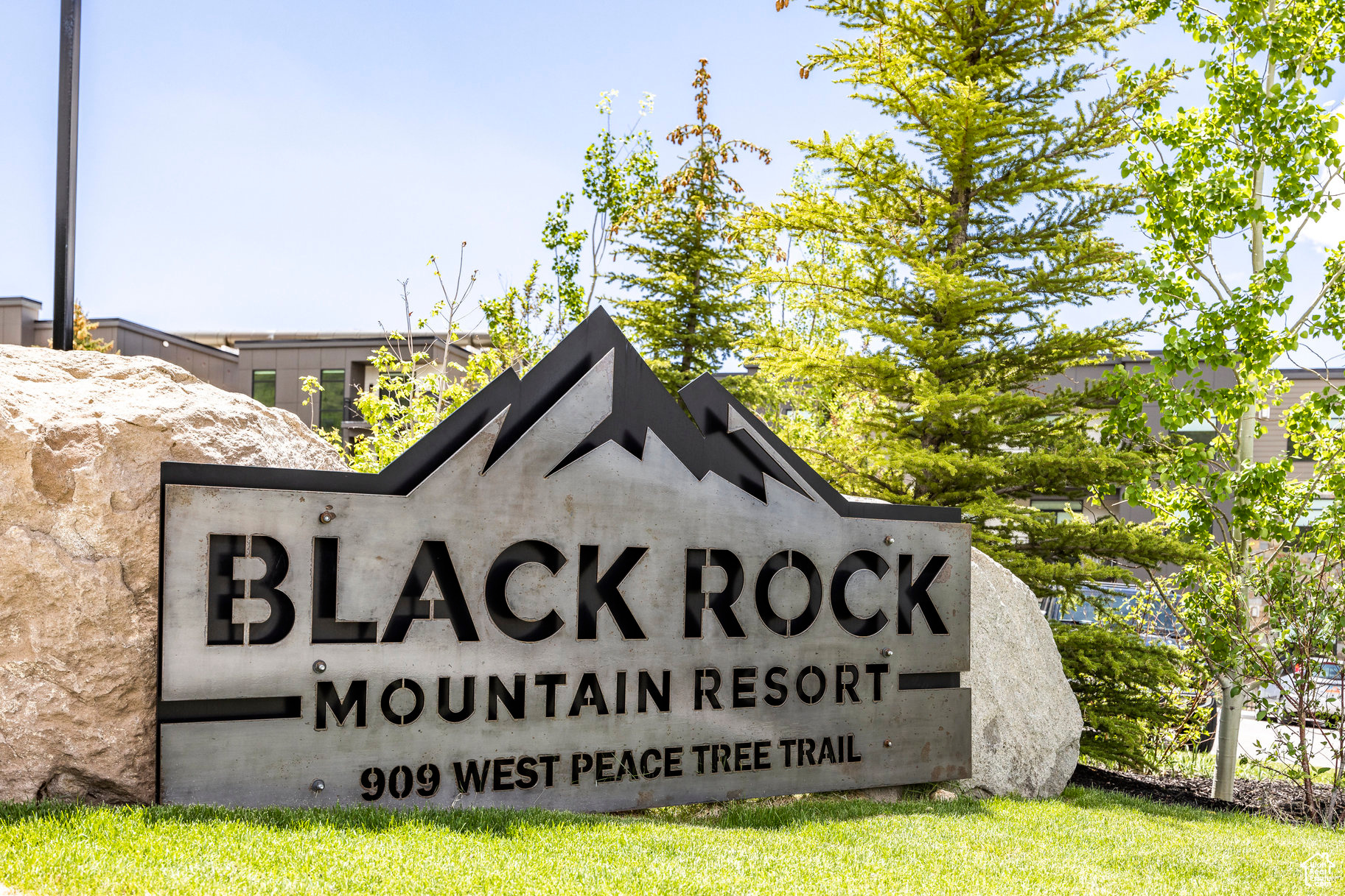 BLACK ROCK LUXURY CO - Residential