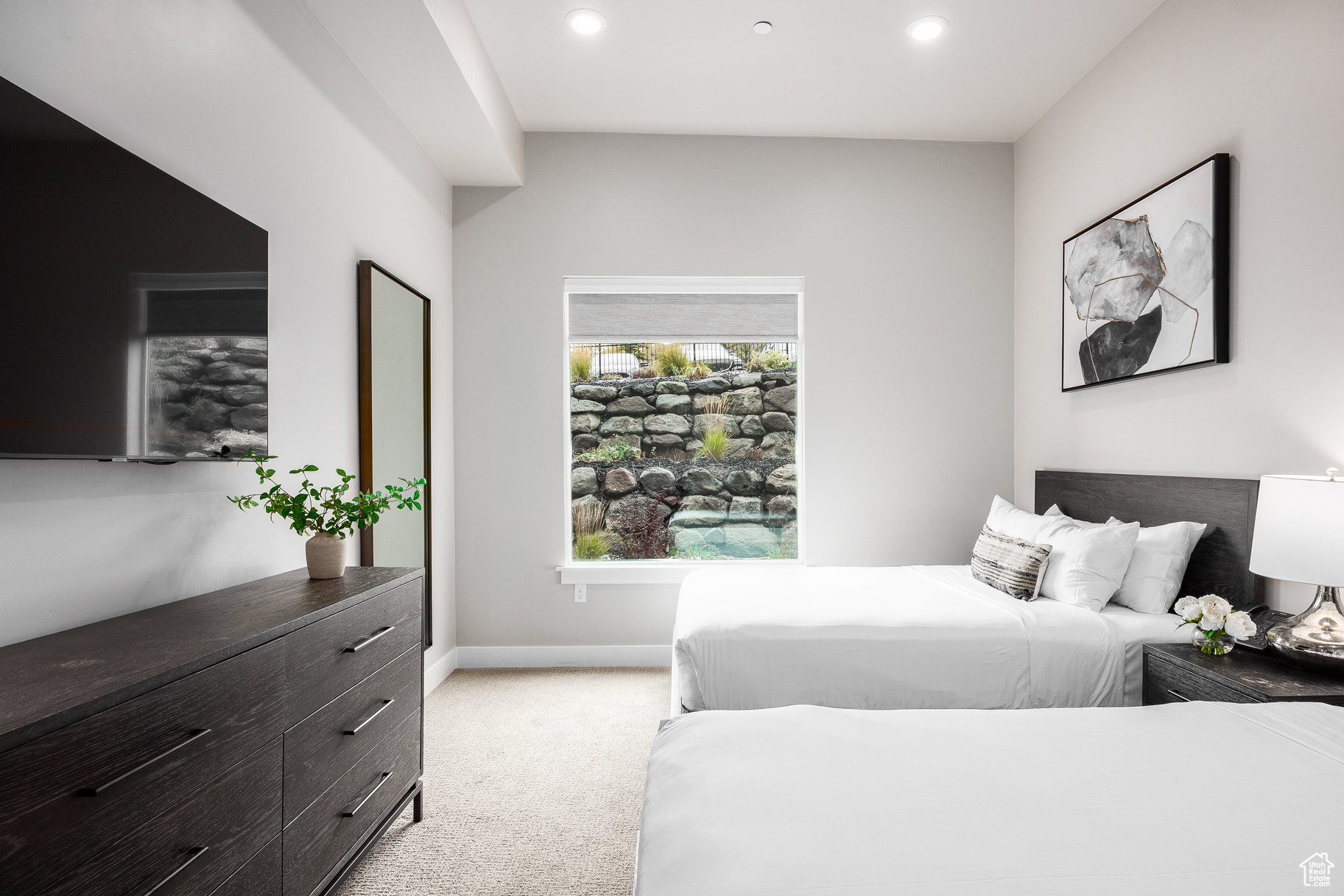 BLACK ROCK LUXURY CO - Residential