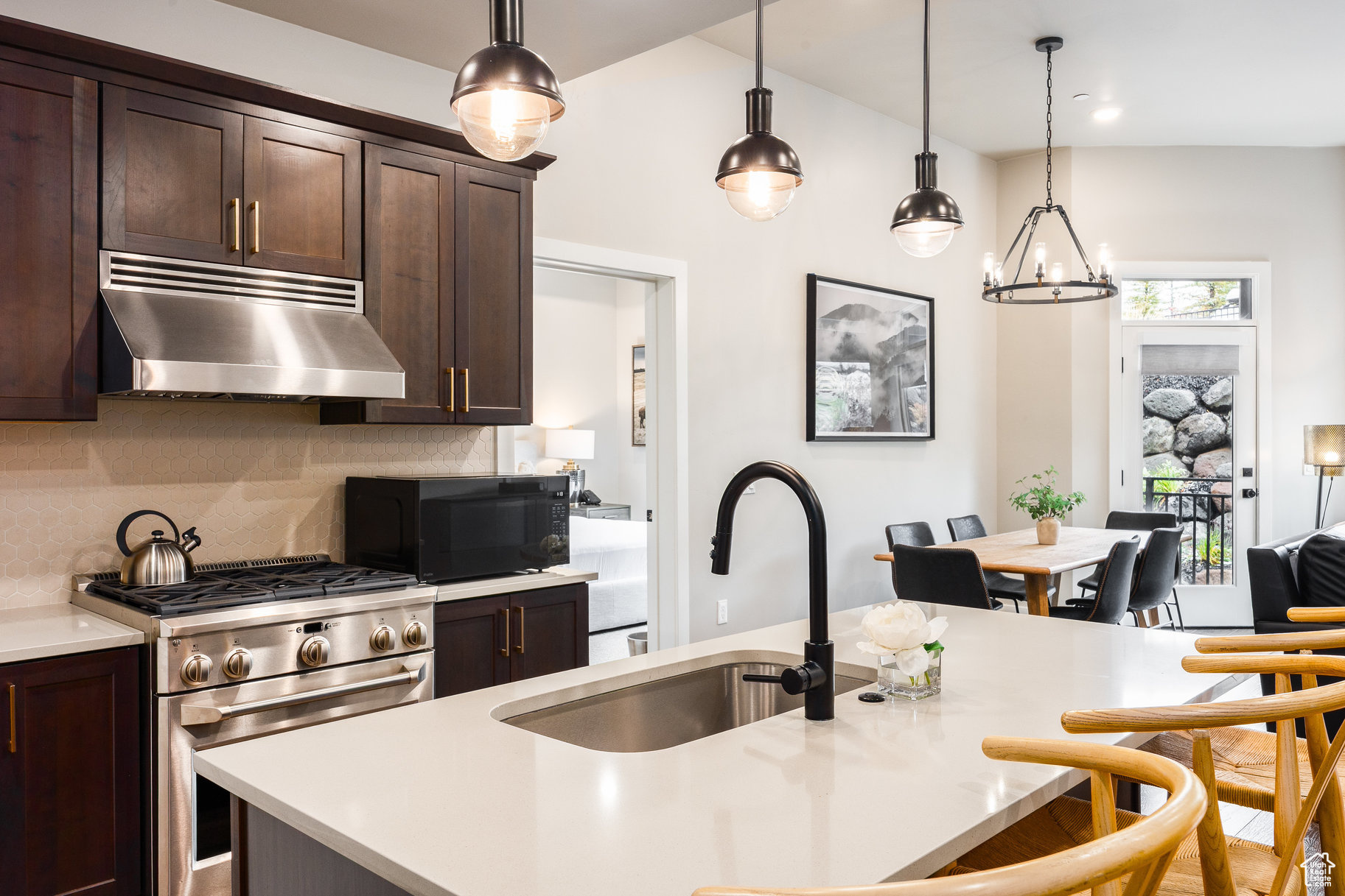 BLACK ROCK LUXURY CO - Residential