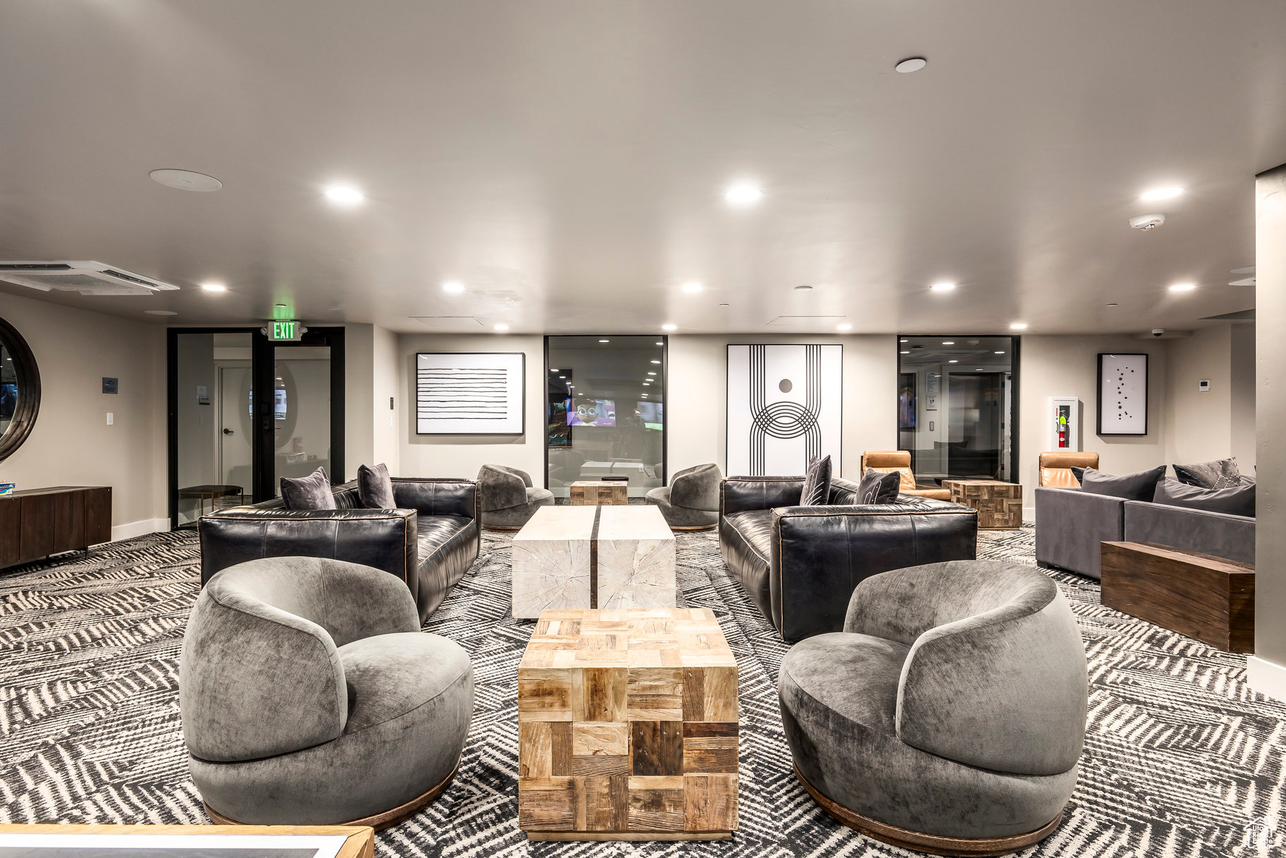 BLACK ROCK LUXURY CO - Residential