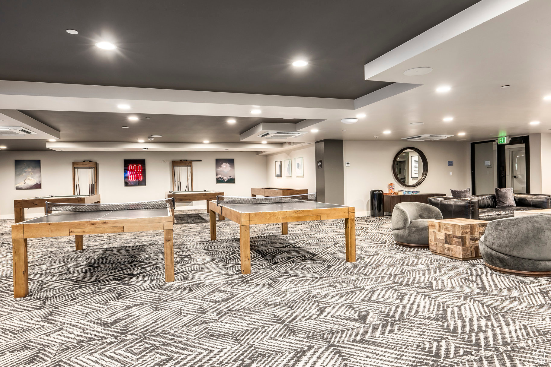 BLACK ROCK LUXURY CO - Residential