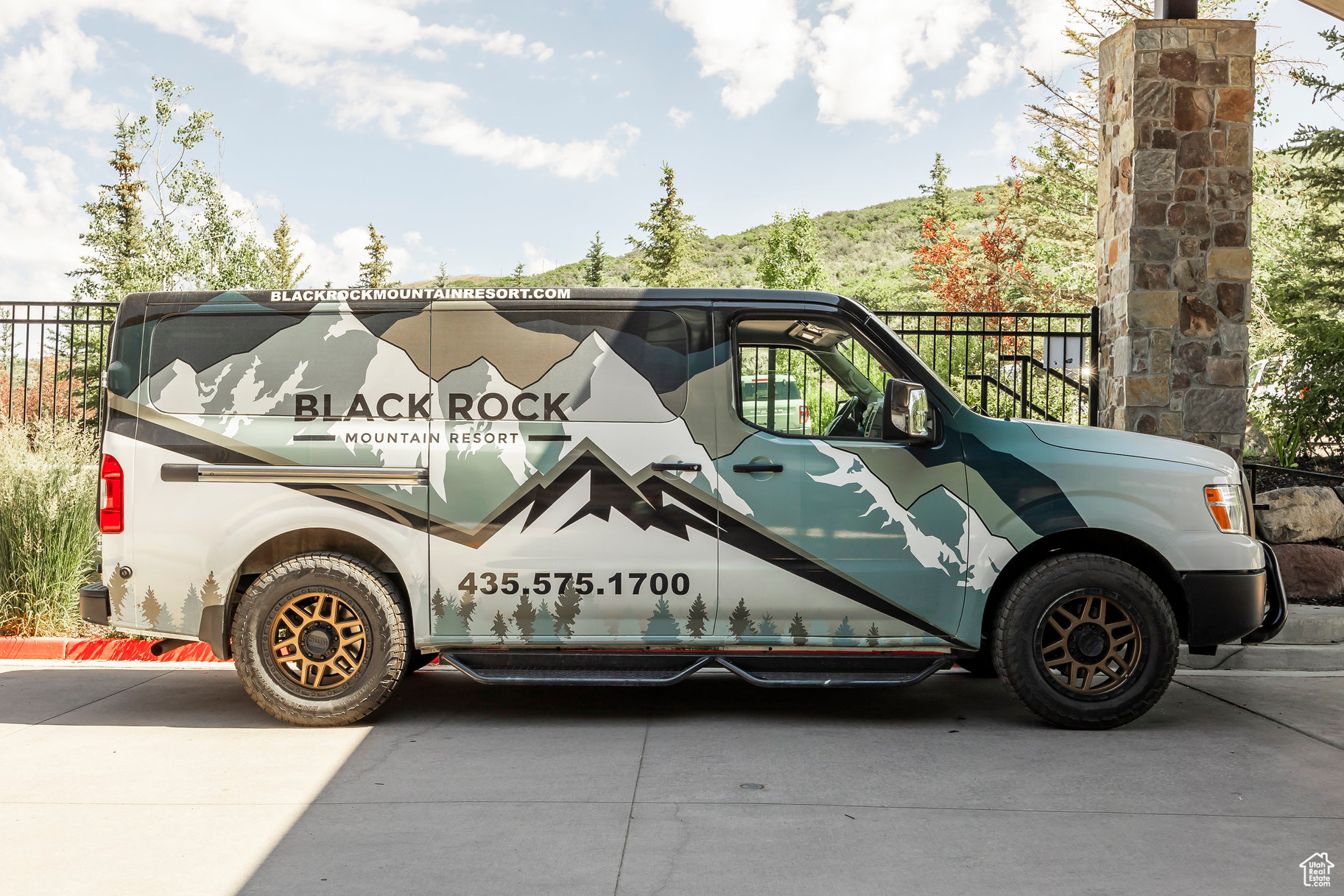 BLACK ROCK LUXURY CO - Residential