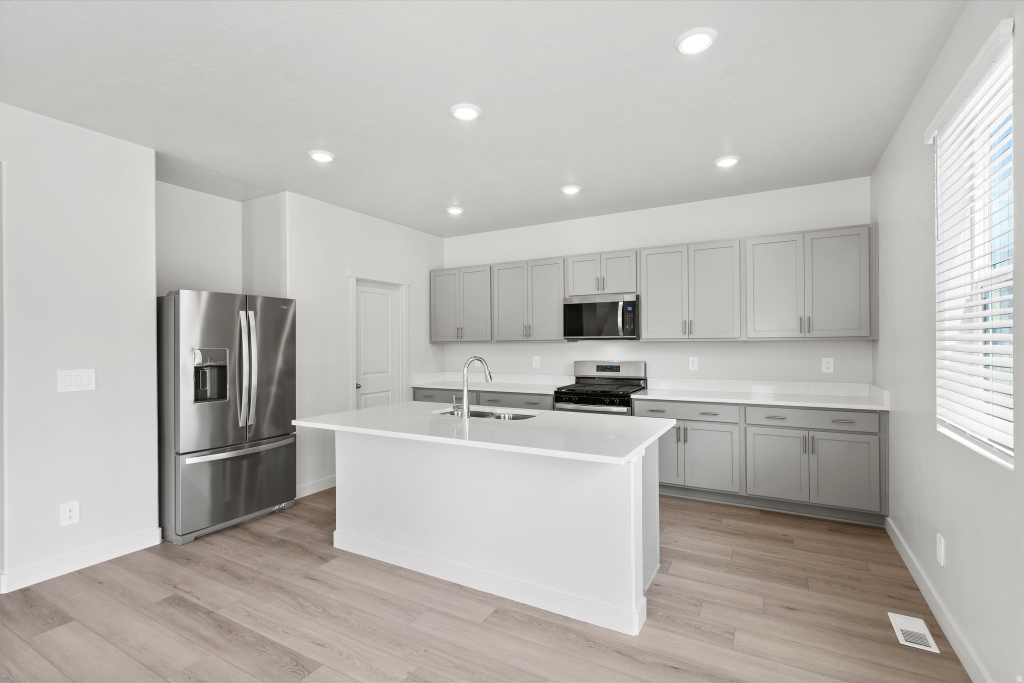 VISTA MEADOWS - Residential