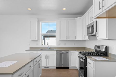 Tiny photo for 926 S TANNER RD, Santaquin, UT 84655 (MLS # 2135277)