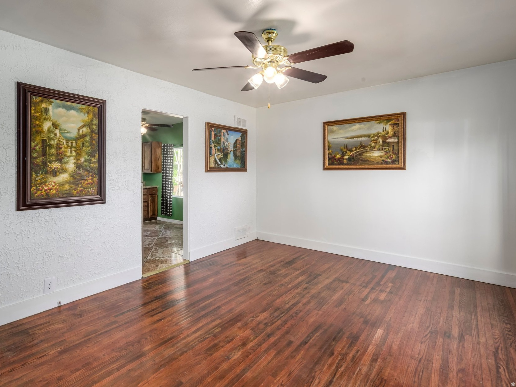 SOUTHGATE PARK - Residential