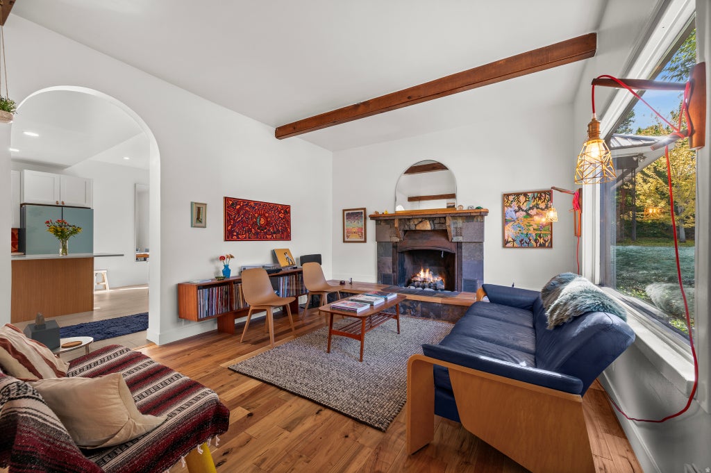 Photo of 927 E LAIRD AVE, Salt Lake City, UT 84105 (MLS # 2184722)