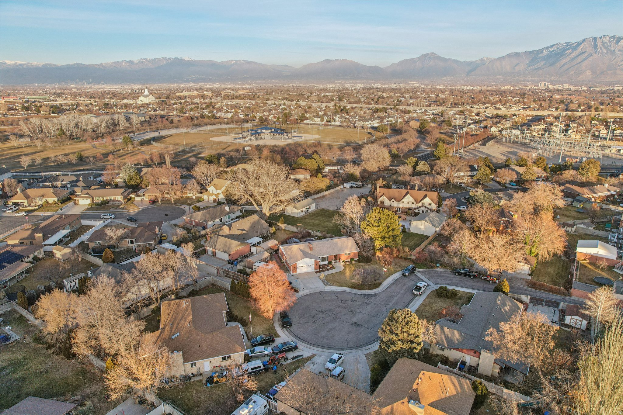 CONTINENTAL ESTATES - Residential