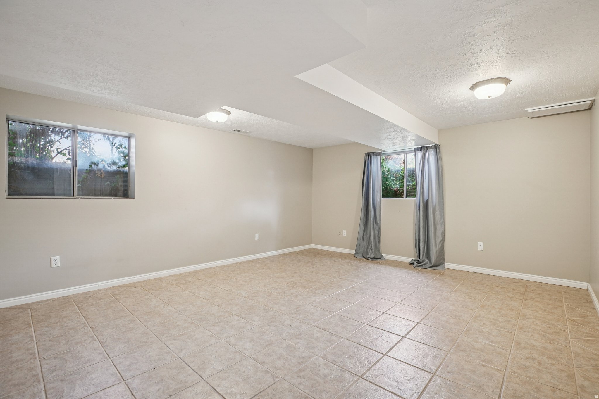 CONTINENTAL ESTATES - Residential