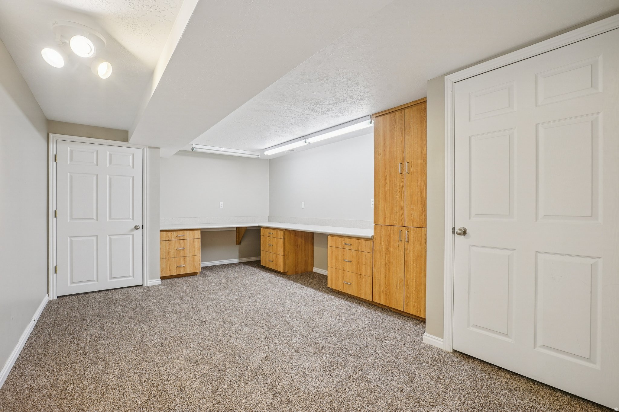 CONTINENTAL ESTATES - Residential