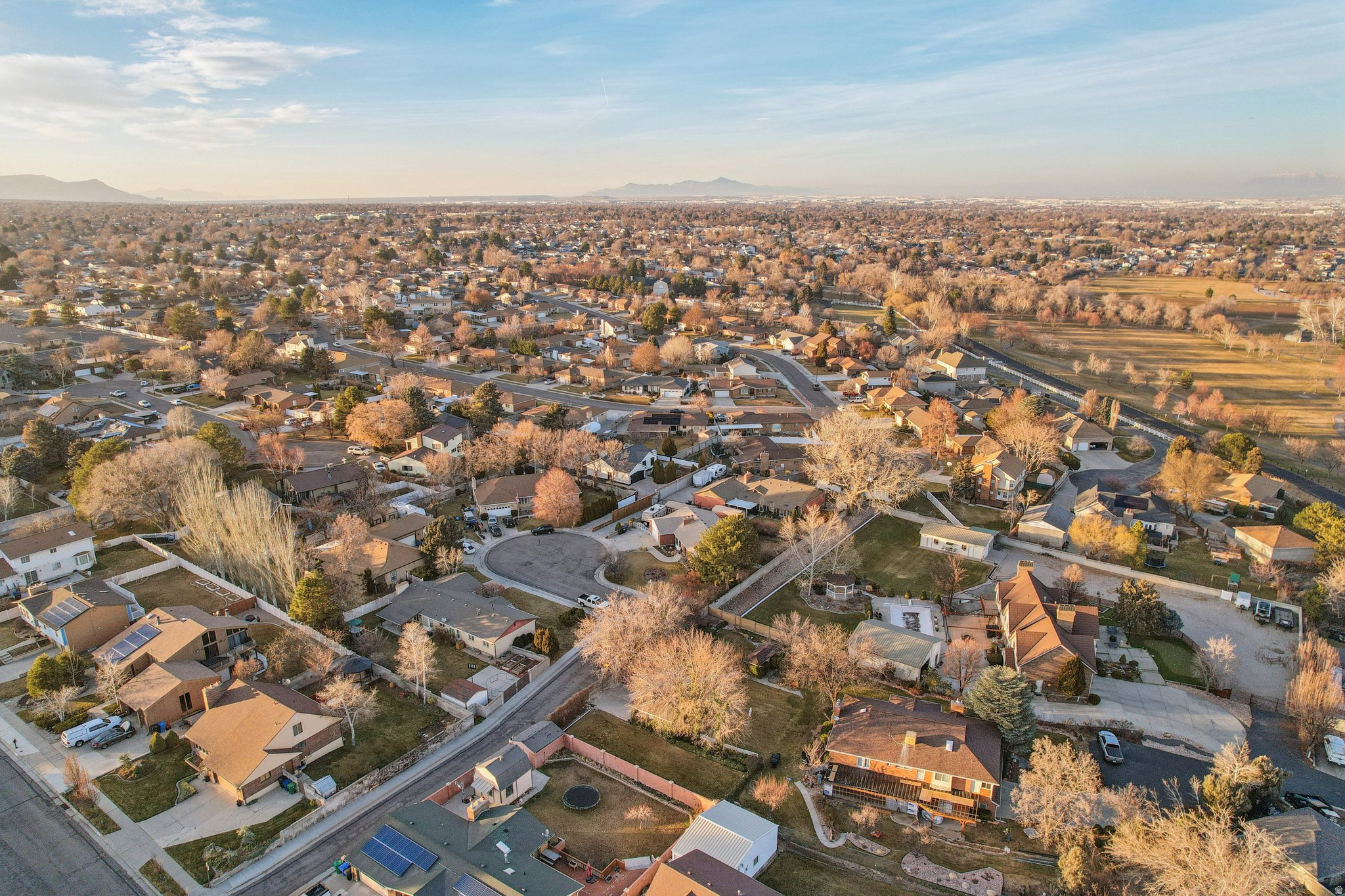 CONTINENTAL ESTATES - Residential