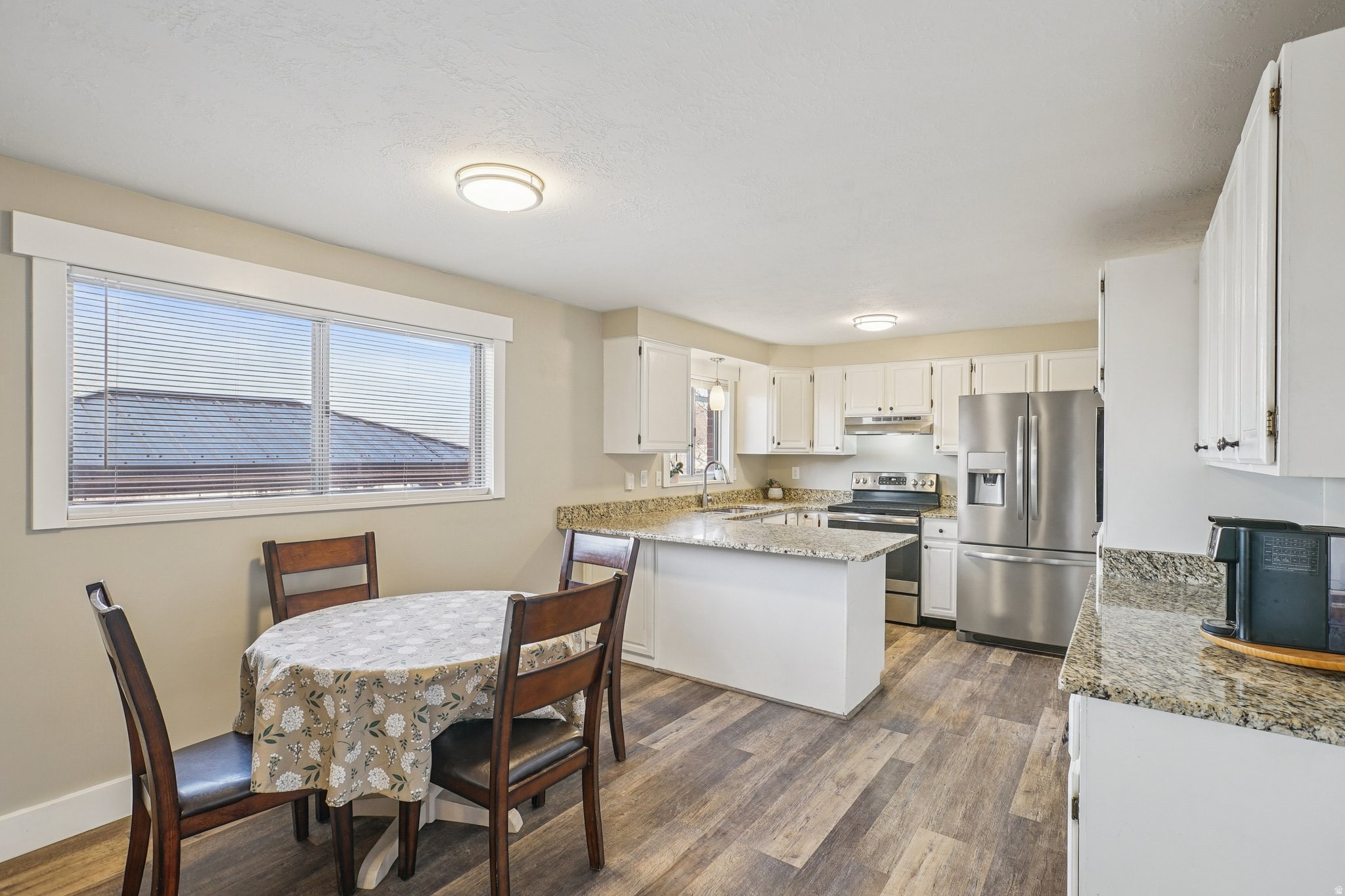 CONTINENTAL ESTATES - Residential