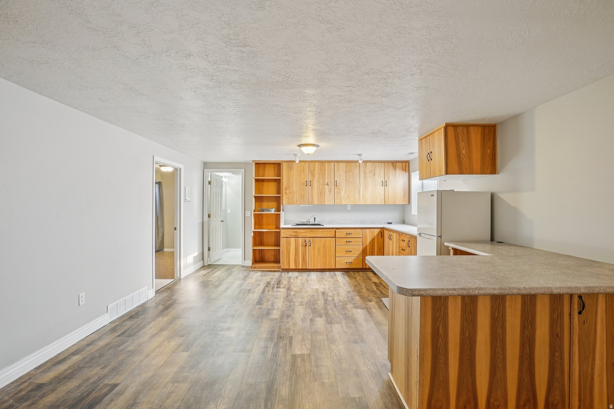 CONTINENTAL ESTATES - Residential