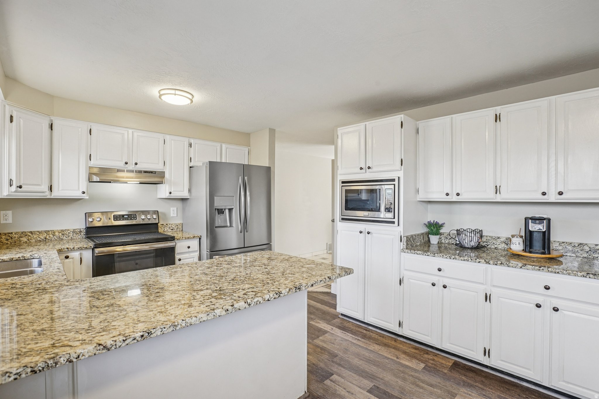 CONTINENTAL ESTATES - Residential