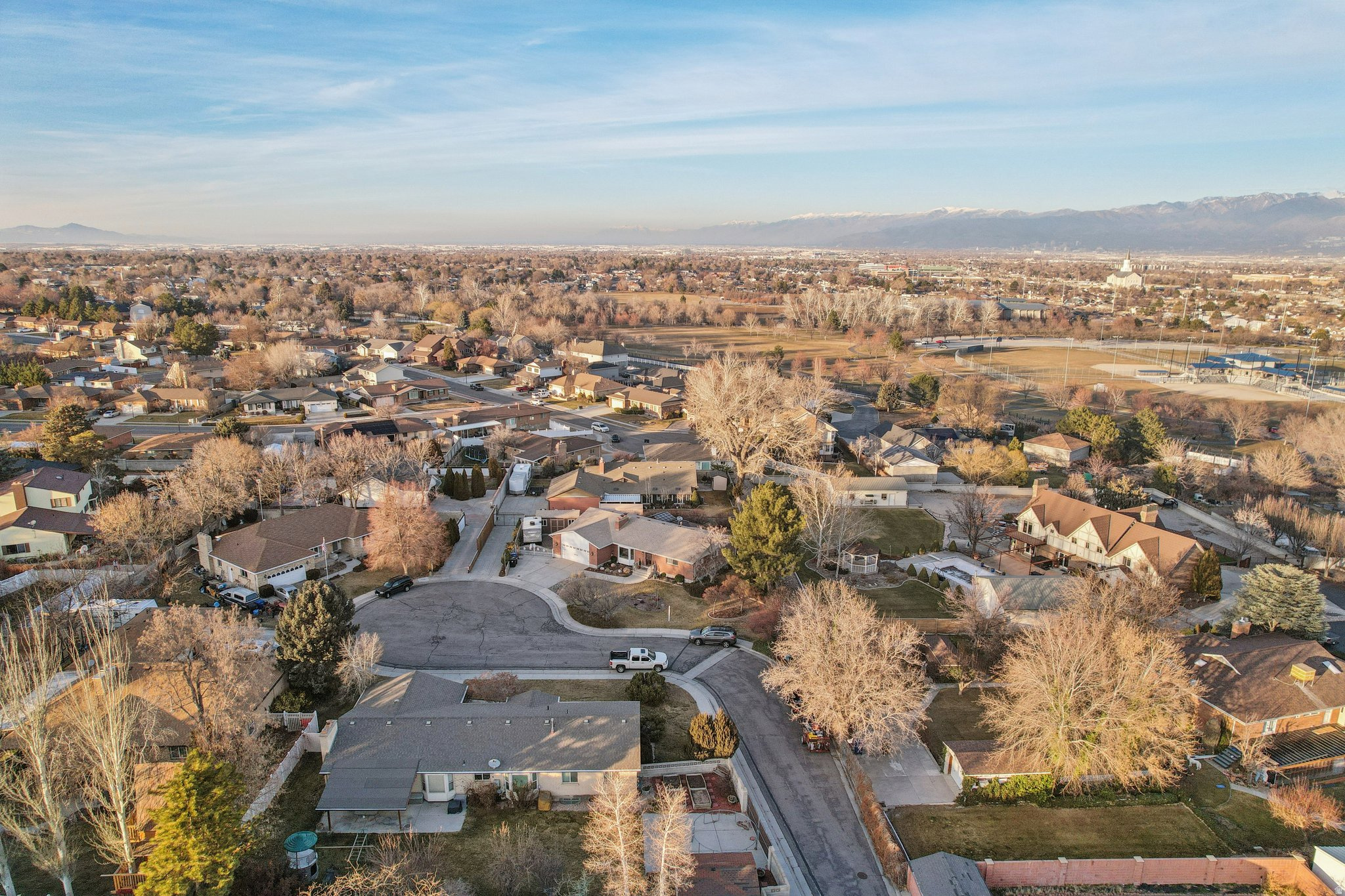 CONTINENTAL ESTATES - Residential