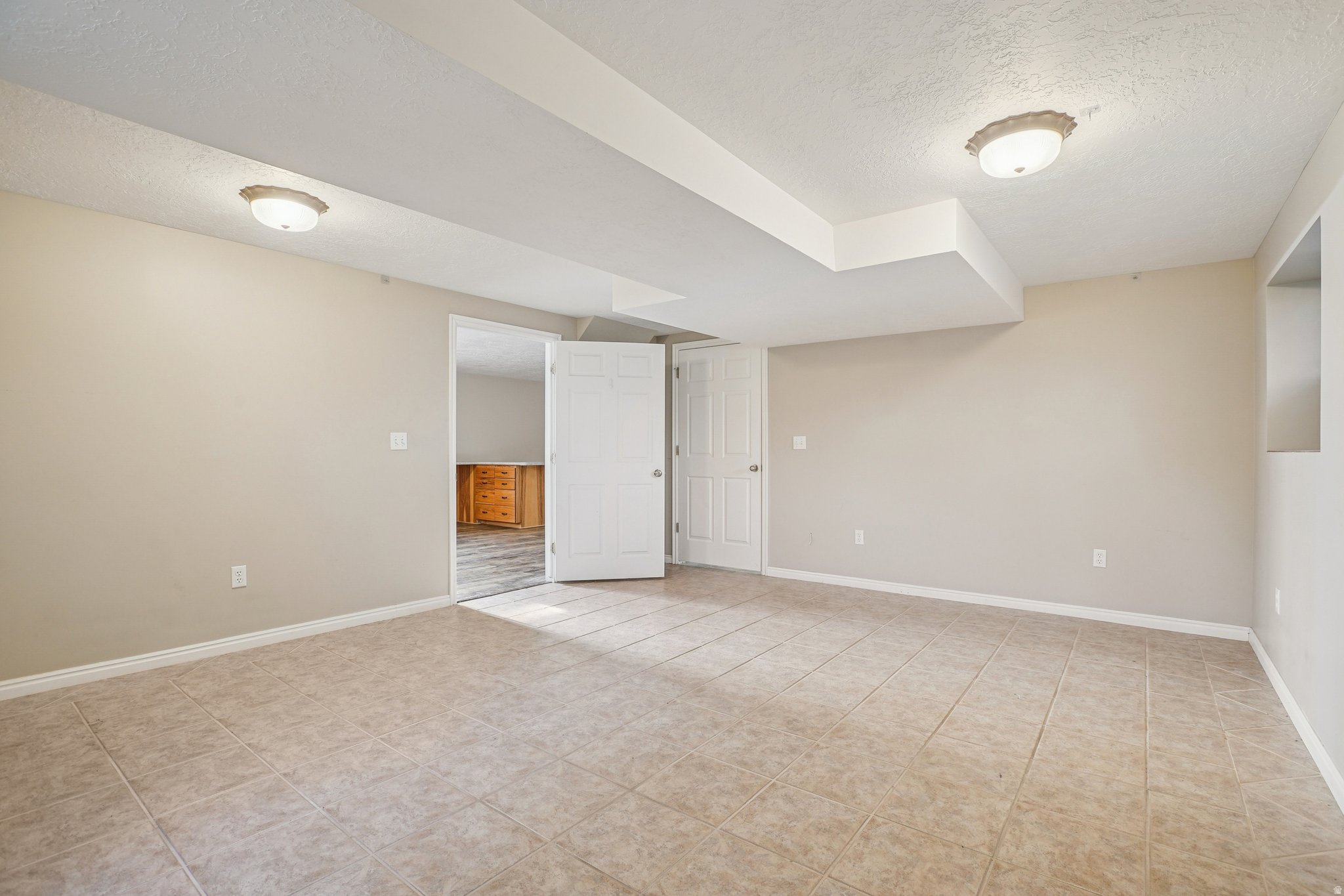 CONTINENTAL ESTATES - Residential