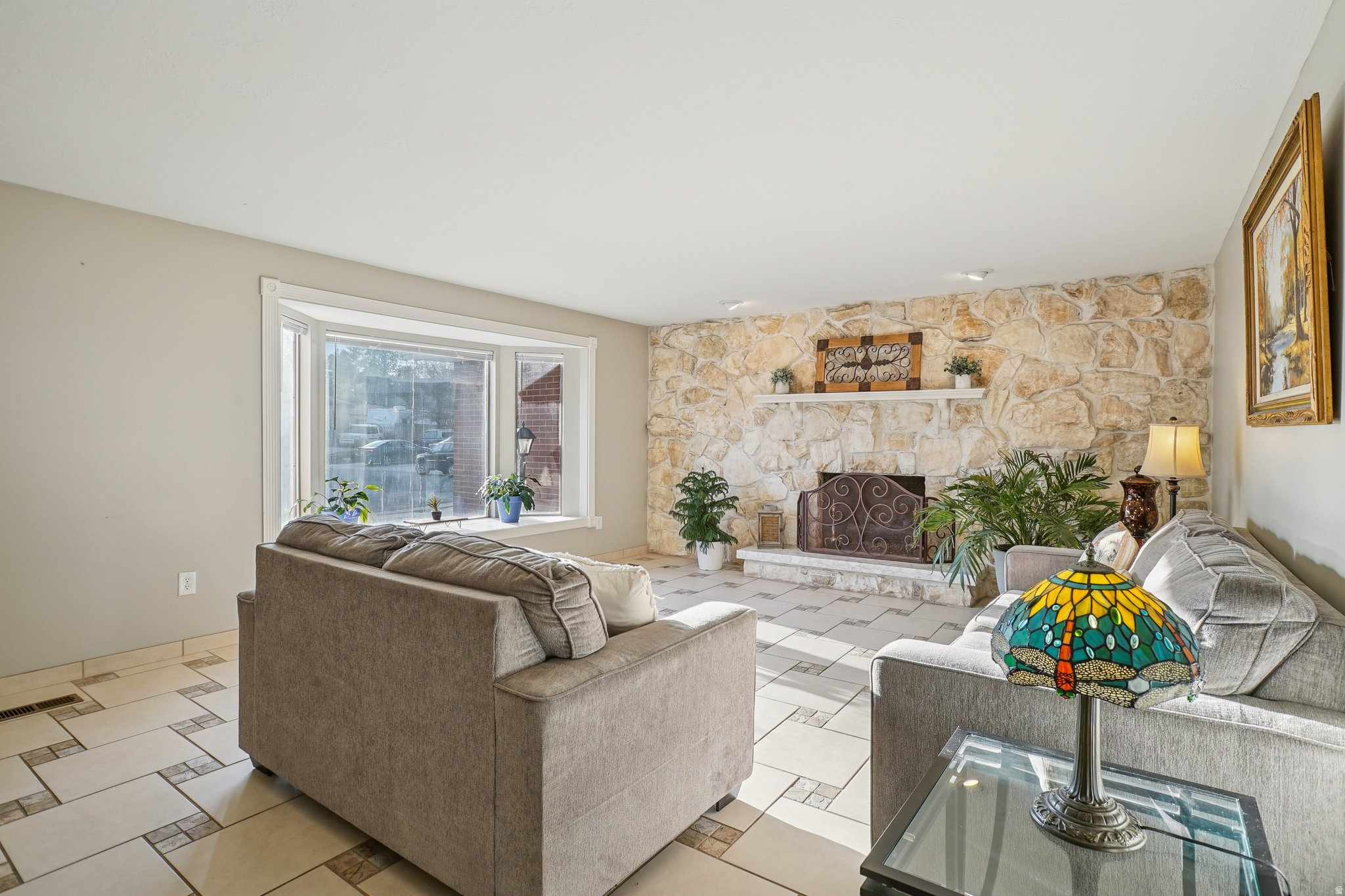 CONTINENTAL ESTATES - Residential