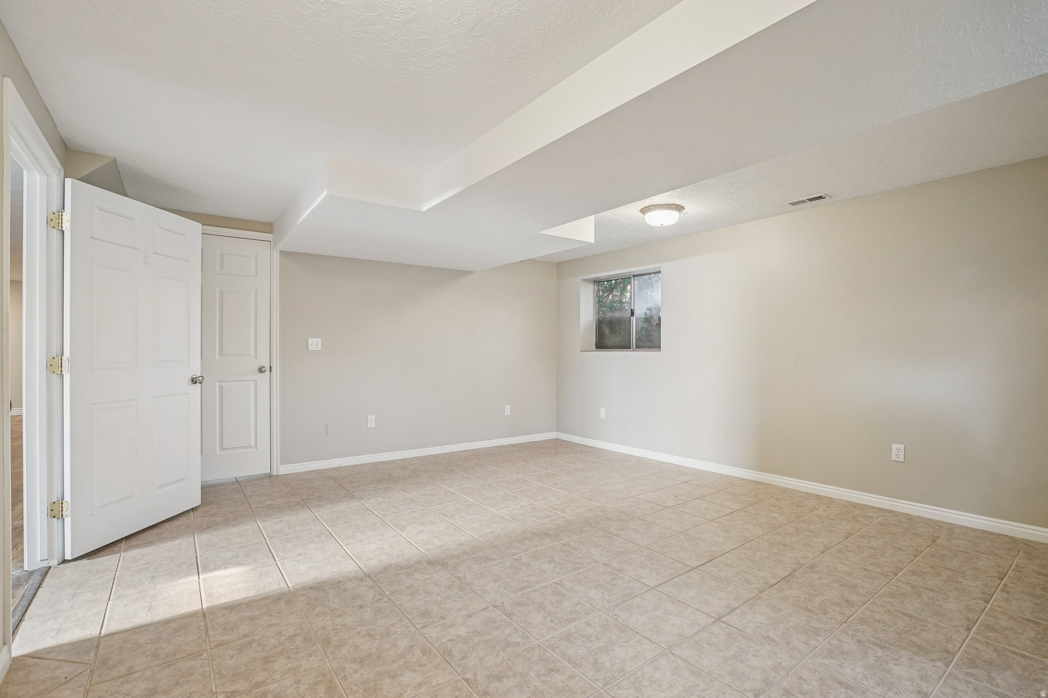 CONTINENTAL ESTATES - Residential