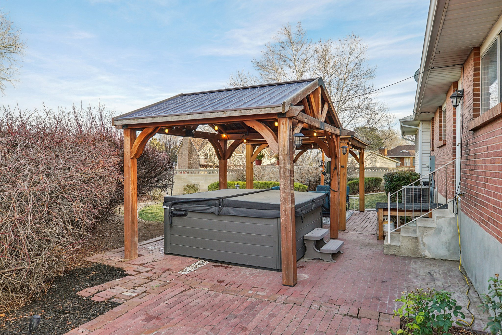 CONTINENTAL ESTATES - Residential