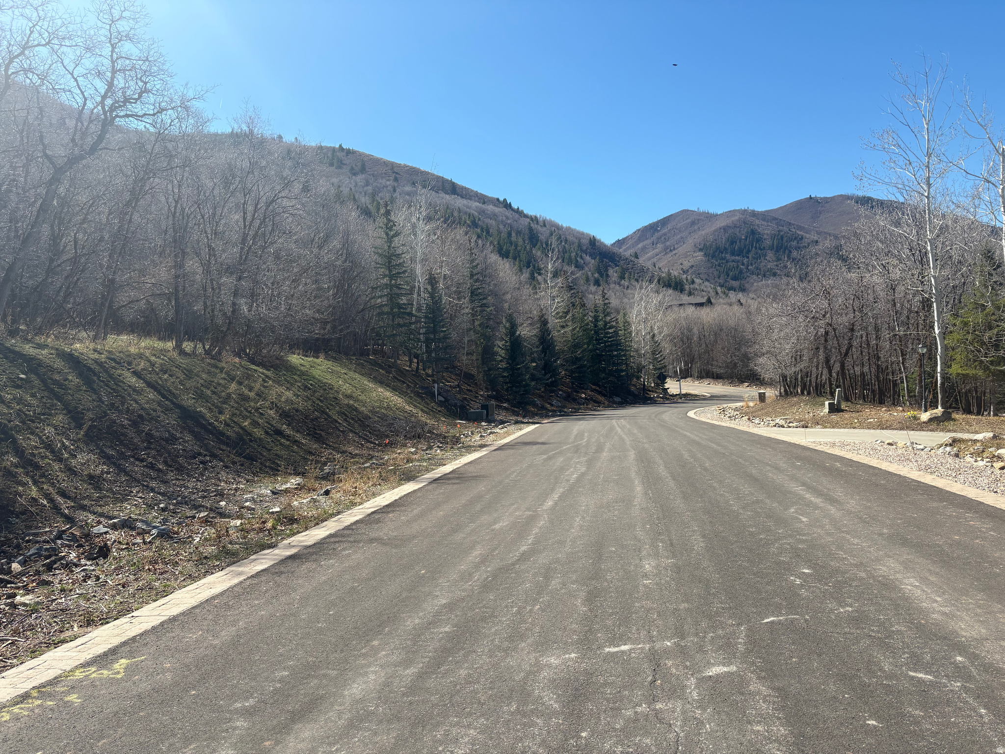 WOODLAND HILLS - Land