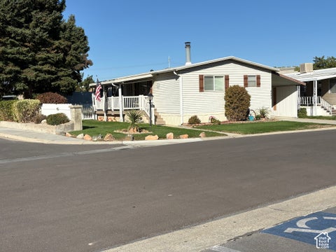 Photo of 4592 S MONTE VISTA DR W #36, Taylorsville, UT 84123 (MLS # 2190200)