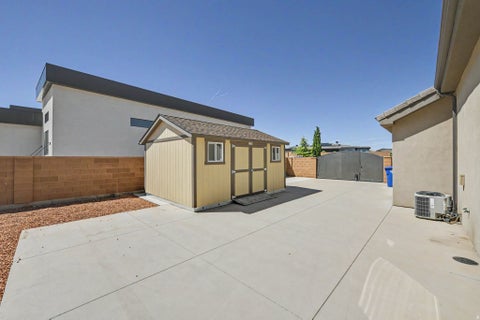 Tiny photo for 74 N CLIFFSIDE DR, Washington, UT 84780 (MLS # 2185062)