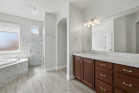 Tiny photo for 74 N CLIFFSIDE DR, Washington, UT 84780 (MLS # 2185062)