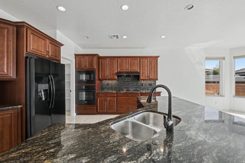 Tiny photo for 74 N CLIFFSIDE DR, Washington, UT 84780 (MLS # 2185062)