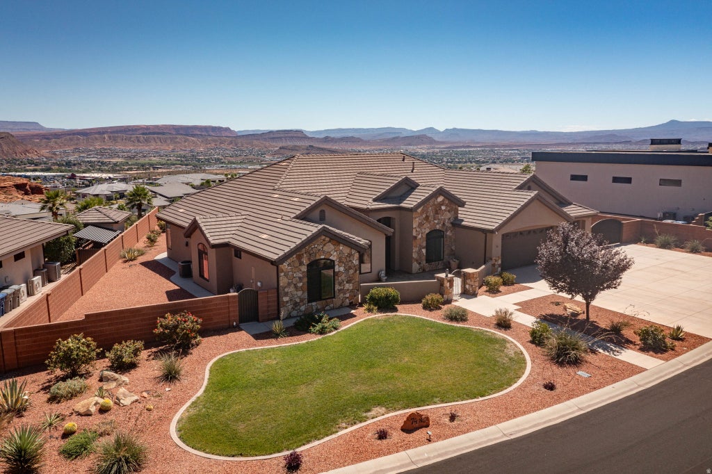 Photo of 74 N CLIFFSIDE DR, Washington, UT 84780 (MLS # 2185062)