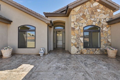 Tiny photo for 74 N CLIFFSIDE DR, Washington, UT 84780 (MLS # 2185062)