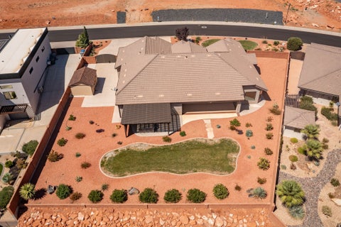 Tiny photo for 74 N CLIFFSIDE DR, Washington, UT 84780 (MLS # 2185062)