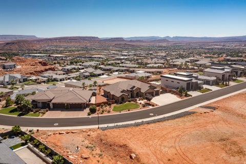 Tiny photo for 74 N CLIFFSIDE DR, Washington, UT 84780 (MLS # 2185062)