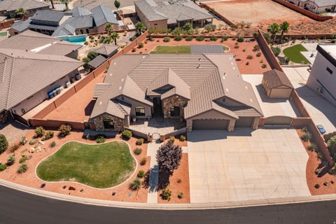 Tiny photo for 74 N CLIFFSIDE DR, Washington, UT 84780 (MLS # 2185062)