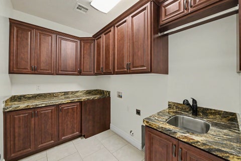 Tiny photo for 74 N CLIFFSIDE DR, Washington, UT 84780 (MLS # 2185062)